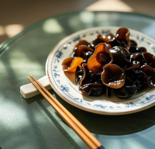 木耳久泡真的會產(chǎn)生劇毒嗎？食品安全檢測儀的原理與應(yīng)用